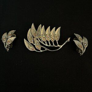 Vintage Multi-Leaf Branch W Leaves & Rhinestone Brooch & Earring Set Gold Tone